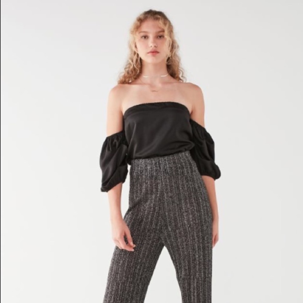 UO / Off The Shoulder Satin Blouse - Picture 2 of 5